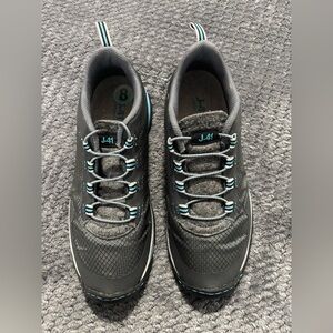 J-41 Gray Sneakers with Aqua Trim Size 8